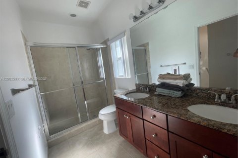 Propiedad comercial en venta en Oakland Park, Florida, 1082.5 m2 № 2090869 - foto 4