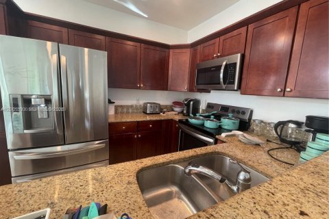 Propiedad comercial en venta en Oakland Park, Florida, 1082.5 m2 № 2090869 - foto 3