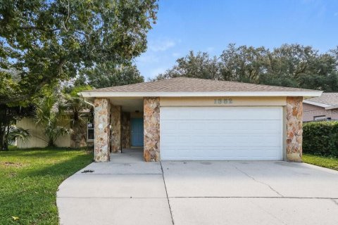 House in Brandon, Florida 3 bedrooms, 147.53 sq.m. № 2370831