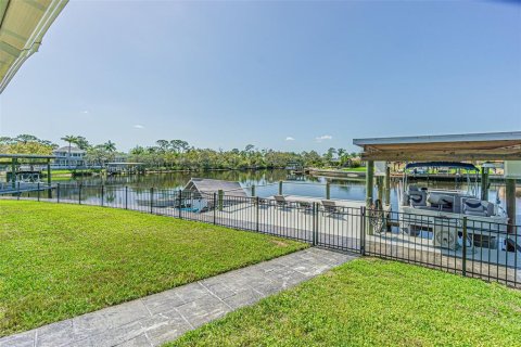 House in Holiday, Florida 3 bedrooms, 176.51 sq.m. № 2144585 - photo 4