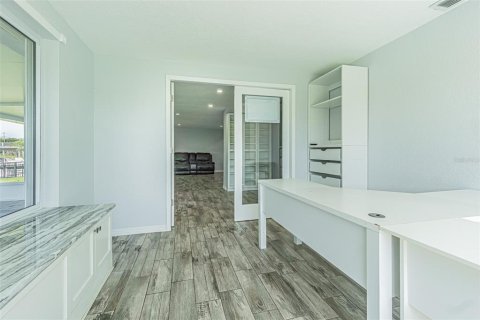 House in Holiday, Florida 3 bedrooms, 176.51 sq.m. № 2144585 - photo 24