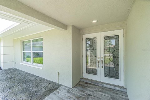 House in Holiday, Florida 3 bedrooms, 176.51 sq.m. № 2144585 - photo 5