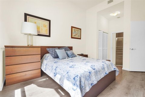 Condo in Aventura, Florida, 2 bedrooms  № 1922146 - photo 26