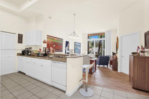 Condo in Aventura, Florida, 2 bedrooms  № 1922146 - photo 17