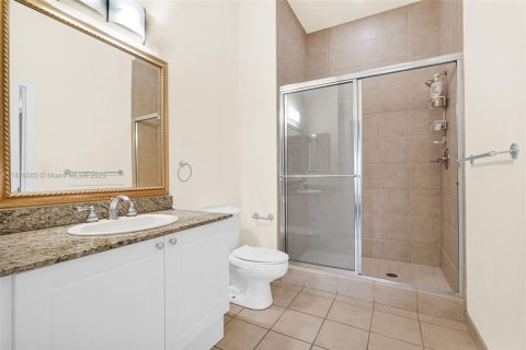 Condo in Aventura, Florida, 2 bedrooms  № 1922146 - photo 27