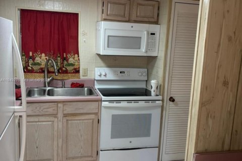 Снять в аренду квартиру в Бока-Ратон, Флорида 3 спальни, 93.27м2, № 2005125 - фото 8