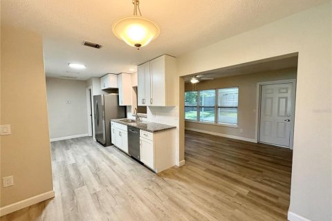 Villa ou maison à louer à Venice, Floride: 3 chambres, 150.87 m2 № 2381019 - photo 6