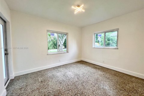 Commercial property in Biscayne Park, Florida 167.69 sq.m. № 2040337 - photo 23