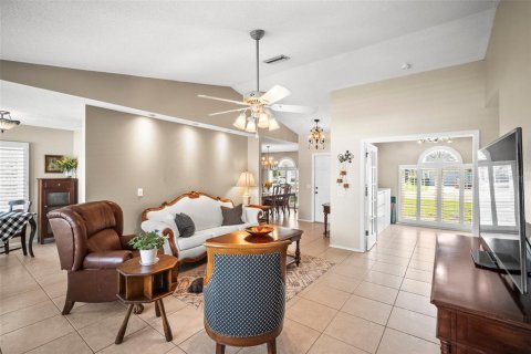 House in Parrish, Florida 4 bedrooms, 145.39 sq.m. № 1778226 - photo 17