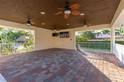 House in Miami, Florida 3 bedrooms, 240.9 sq.m. № 1730630 - photo 21
