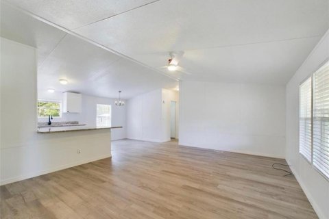 Снять в аренду виллу или дом в Окала, Флорида 8 комнат, 109.25м2, № 2207701 - фото 4