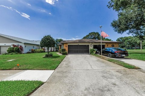 Casa en venta en Palm Harbor, Florida, 2 dormitorios, 123.75 m2 № 1919446 - foto 1