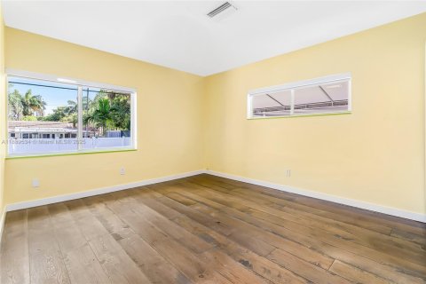 House in Miami, Florida 2 bedrooms, 150.13 sq.m. № 1944721 - photo 18