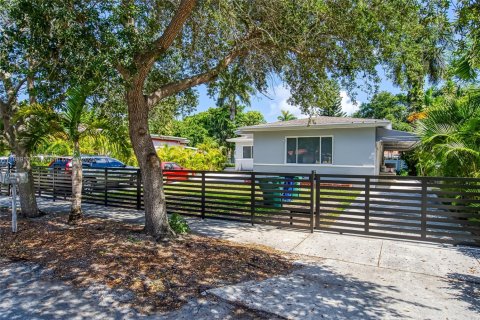 House in Miami, Florida 2 bedrooms, 150.13 sq.m. № 1944721 - photo 2