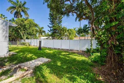 House in Miami, Florida 2 bedrooms, 150.13 sq.m. № 1944721 - photo 30