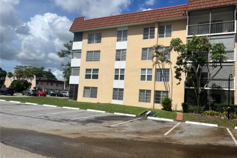 Купить кондоминиум в Лодерхилл, Флорида 2 спальни, 90.3м2, № 1957963 - фото 2