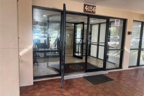 Купить кондоминиум в Лодерхилл, Флорида 2 спальни, 90.3м2, № 1957963 - фото 4