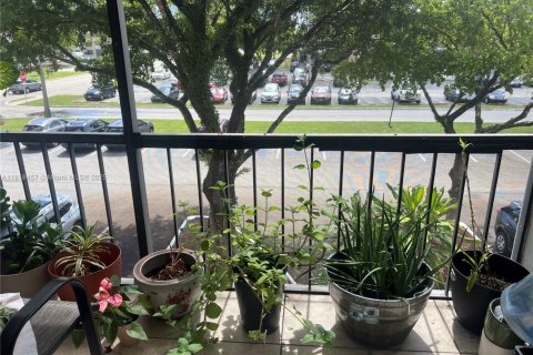 Купить кондоминиум в Лодерхилл, Флорида 2 спальни, 90.3м2, № 1957963 - фото 9