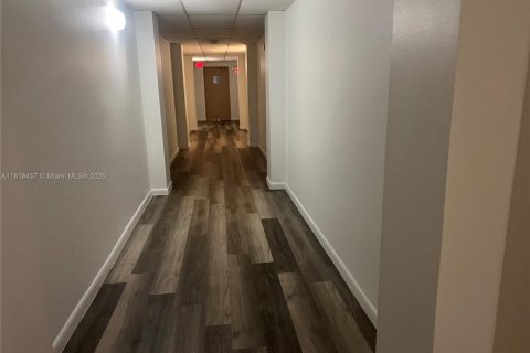 Купить кондоминиум в Лодерхилл, Флорида 2 спальни, 90.3м2, № 1957963 - фото 6