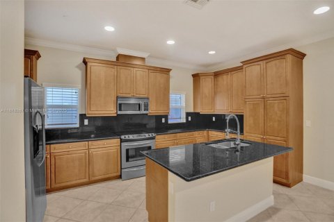 Townhouse in Fort Lauderdale, Florida 3 bedrooms, 186.55 sq.m. № 1928015 - photo 2