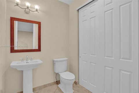Townhouse in Fort Lauderdale, Florida 3 bedrooms, 186.55 sq.m. № 1928015 - photo 19