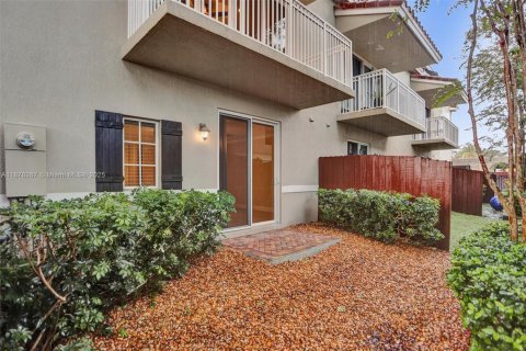 Townhouse in Fort Lauderdale, Florida 3 bedrooms, 186.55 sq.m. № 1928015 - photo 1