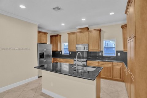 Adosado en alquiler en Fort Lauderdale, Florida, 3 dormitorios, 186.55 m2 № 1928015 - foto 16