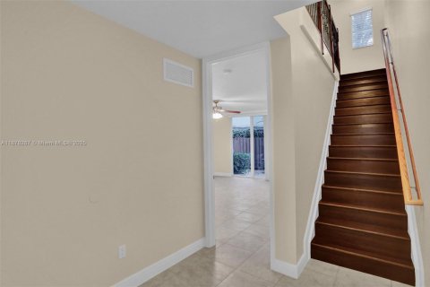 Townhouse in Fort Lauderdale, Florida 3 bedrooms, 186.55 sq.m. № 1928015 - photo 4
