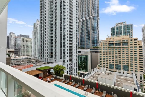 Condo in Miami, Florida, 1 bedroom  № 2192208 - photo 11