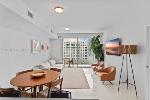 Condo in Miami, Florida, 1 bedroom  № 2192208 - photo 5