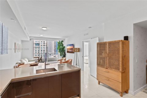 Condo in Miami, Florida, 1 bedroom  № 2192208 - photo 3