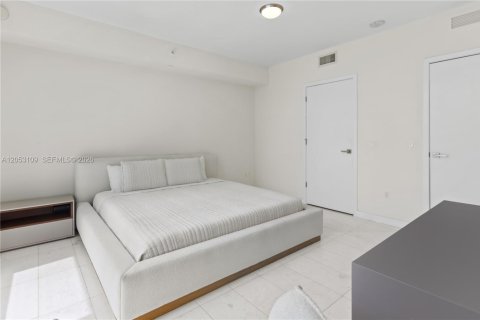 Condo in Miami, Florida, 1 bedroom  № 2192208 - photo 26