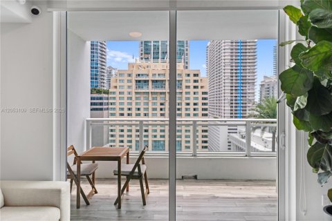 Condo in Miami, Florida, 1 bedroom  № 2192208 - photo 16