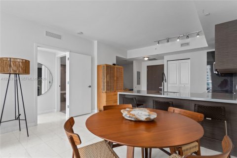 Condo in Miami, Florida, 1 bedroom  № 2192208 - photo 14