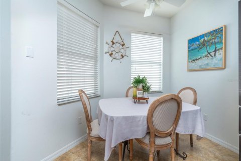 Condo in Orlando, Florida, 3 bedrooms  № 1531130 - photo 7