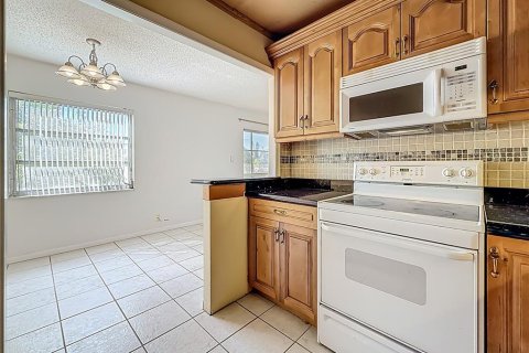 Copropriété à vendre à Clearwater, Floride: 2 chambres, 100.98 m2 № 2099690 - photo 8