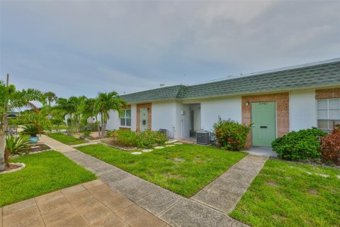 Casa en venta en Saint Petersburg, Florida, 1 dormitorio, 58.53 m2 № 1884269 - foto 2