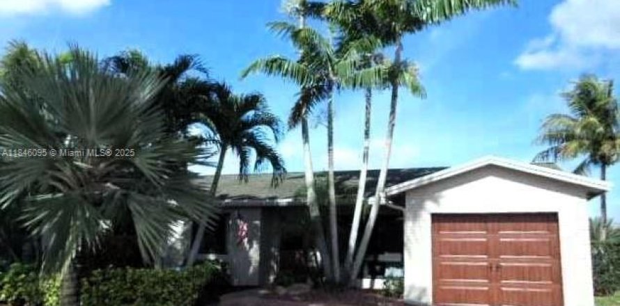 Casa en Sunrise, Florida 3 dormitorios, 124.21 m2 № 1845460