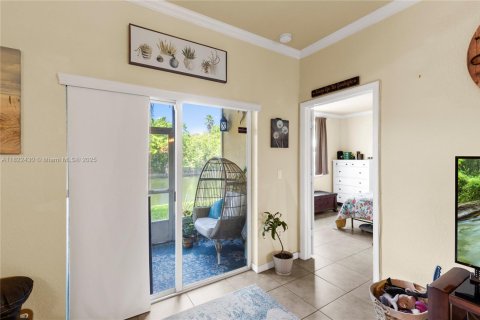 Condo in Tamarac, Florida, 3 bedrooms  № 1800814 - photo 11