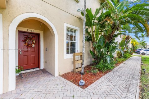 Condo in Tamarac, Florida, 3 bedrooms  № 1800814 - photo 1