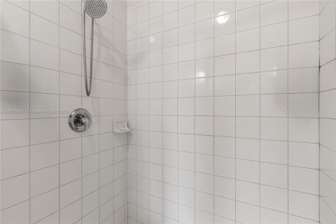 Condo in Tamarac, Florida, 3 bedrooms  № 1800814 - photo 17