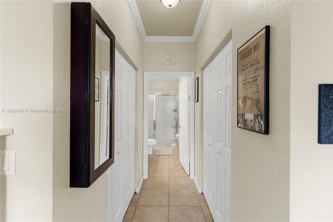 Condo in Tamarac, Florida, 3 bedrooms  № 1800814 - photo 24