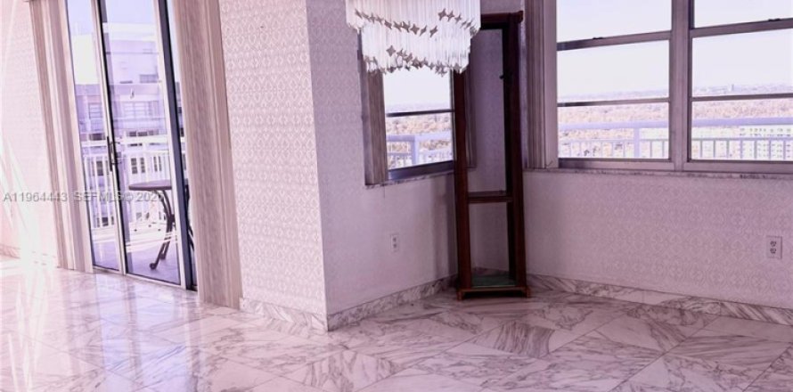 Condo in Aventura, Florida, 2 bedrooms  № 2025919