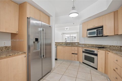 Condo in Miami Beach, Florida, 2 bedrooms  № 2250952 - photo 4
