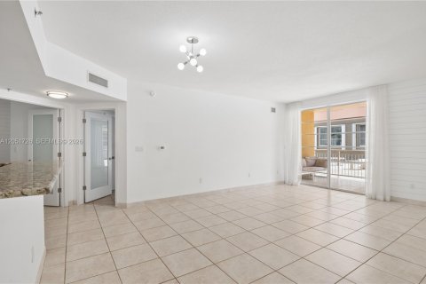 Condo in Miami Beach, Florida, 2 bedrooms  № 2250952 - photo 3