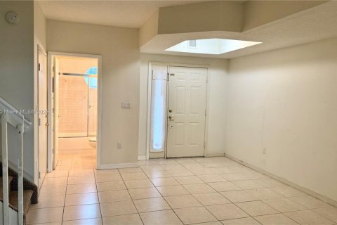 Townhouse in Miami, Florida 3 bedrooms, 149.57 sq.m. № 1920051 - photo 8