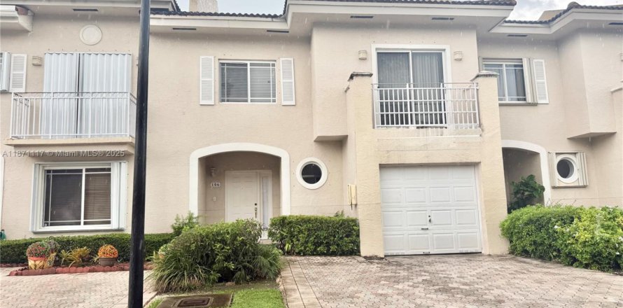 Touwnhouse à Miami, Floride 3 chambres, 149.57 m2 № 1920051