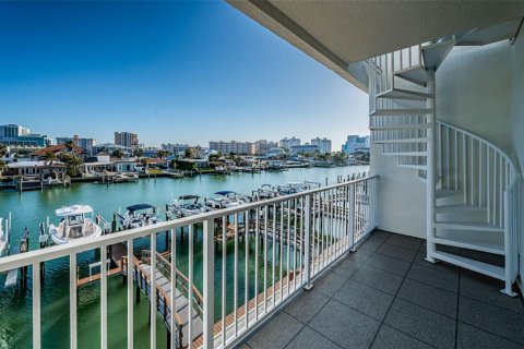 Купить таунхаус в Клируотер, Флорида 4 комнаты, 209.96м2, № 1601880 - фото 14