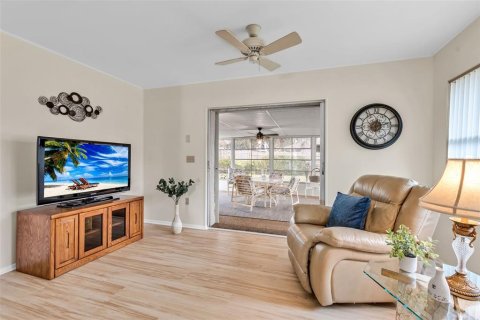 Villa ou maison à vendre à Bradenton, Floride: 2 chambres, 114.27 m2 № 2155462 - photo 19