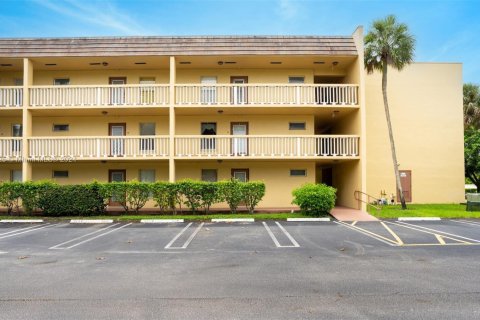 Condominio en venta en Tamarac, Florida, 1 dormitorio, 61.32 m2 № 1977985 - foto 19